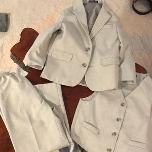 ITS WEDDING SEASON 🍾 Kids suit.